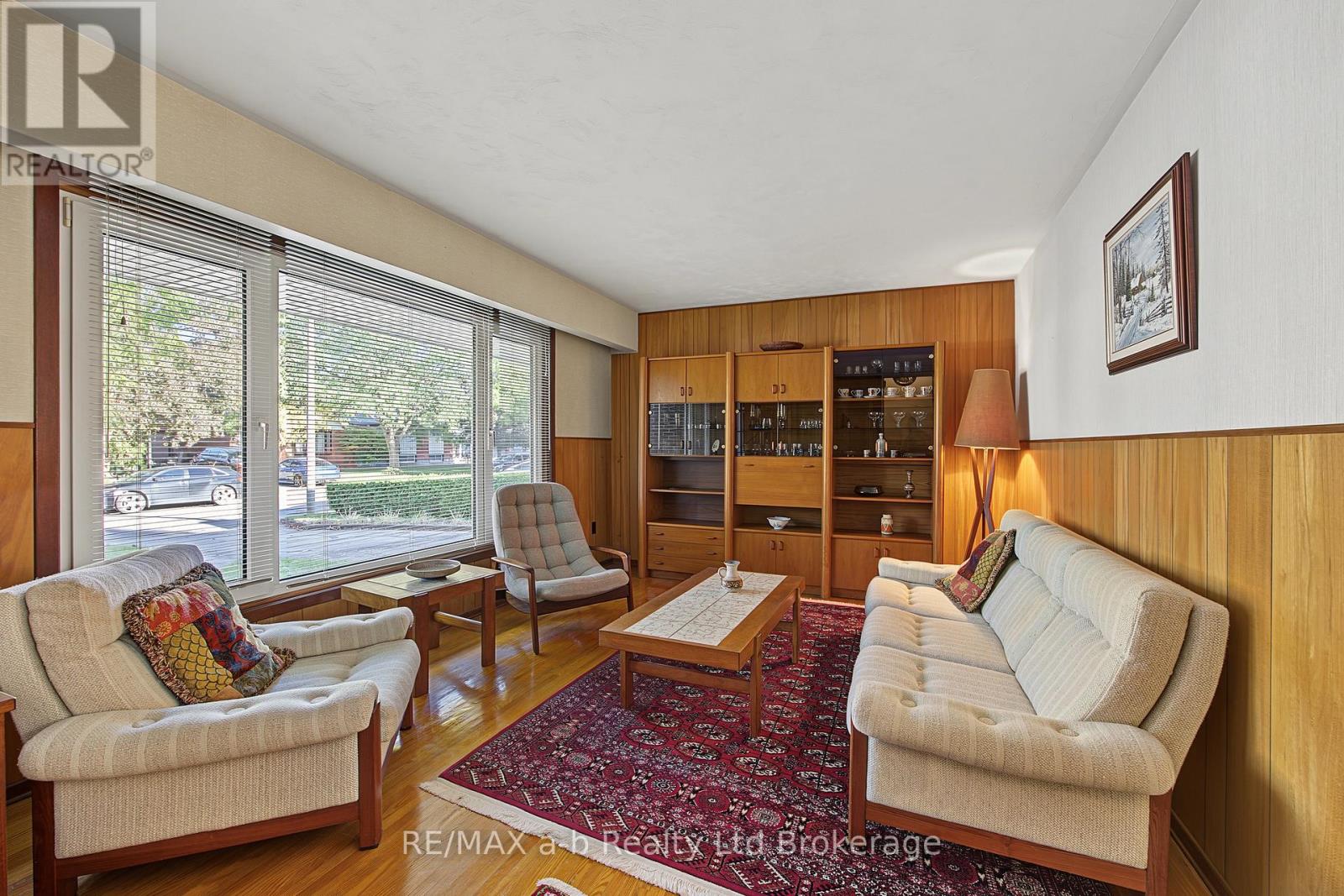 20 Pinecrest Avenue Property Photo 5