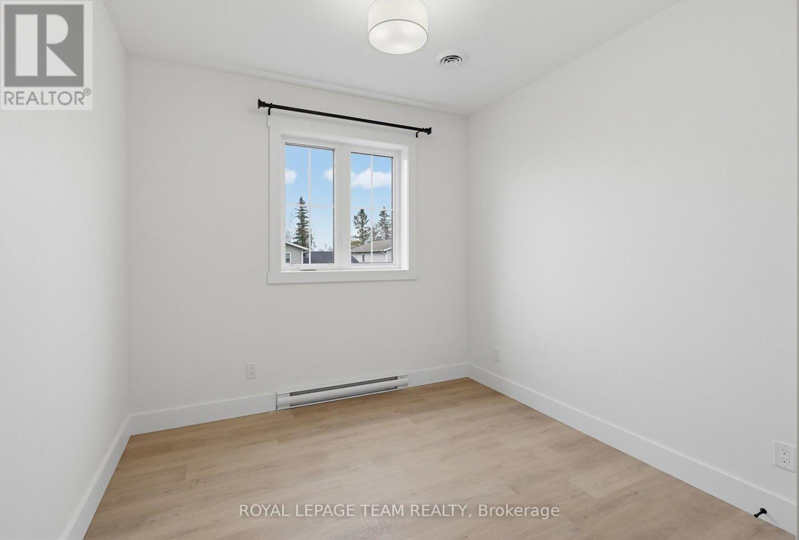 Unit 5 - 730 Cecelia Street Property Photo 17