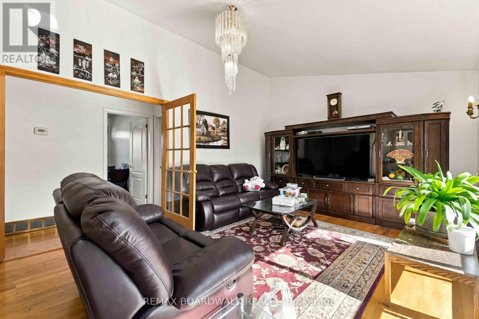 2173 Carnegie Street Property Photo 2