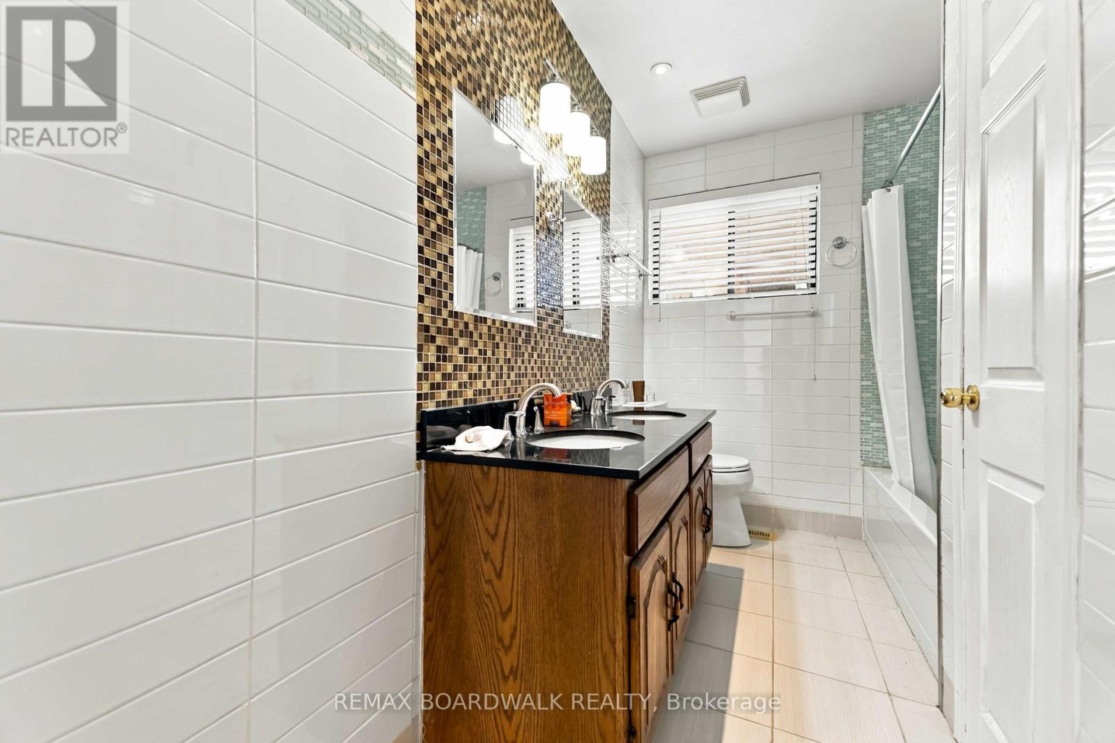2173 Carnegie Street Property Photo 12
