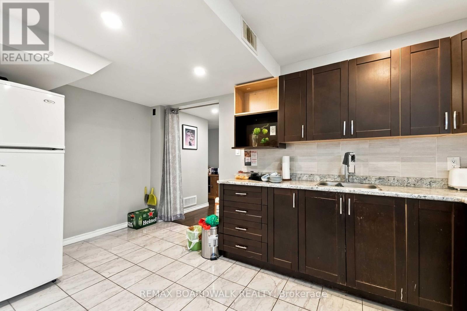 2173 Carnegie Street Property Photo 25