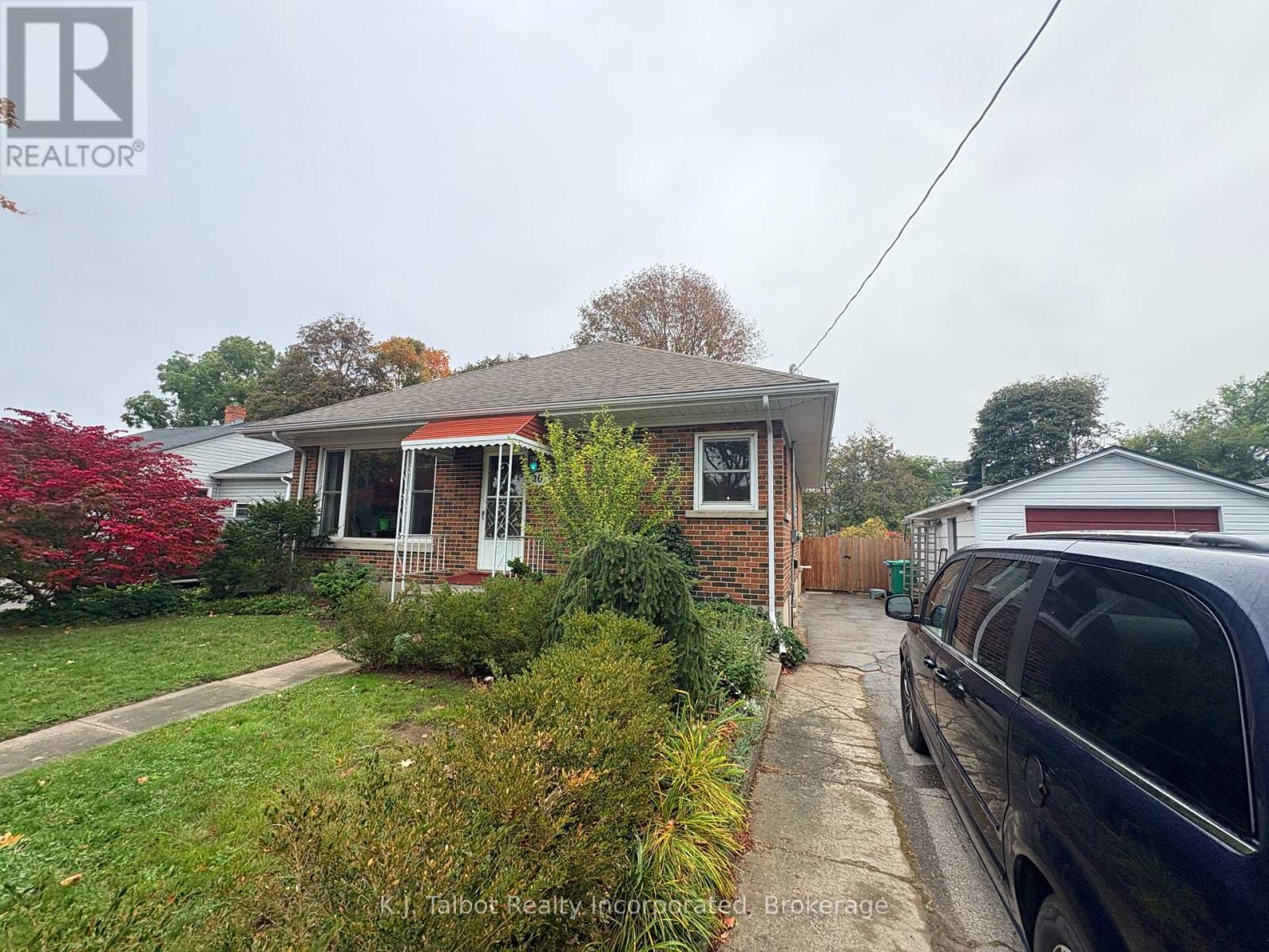 207 CAMERON STREET Property Photo 1