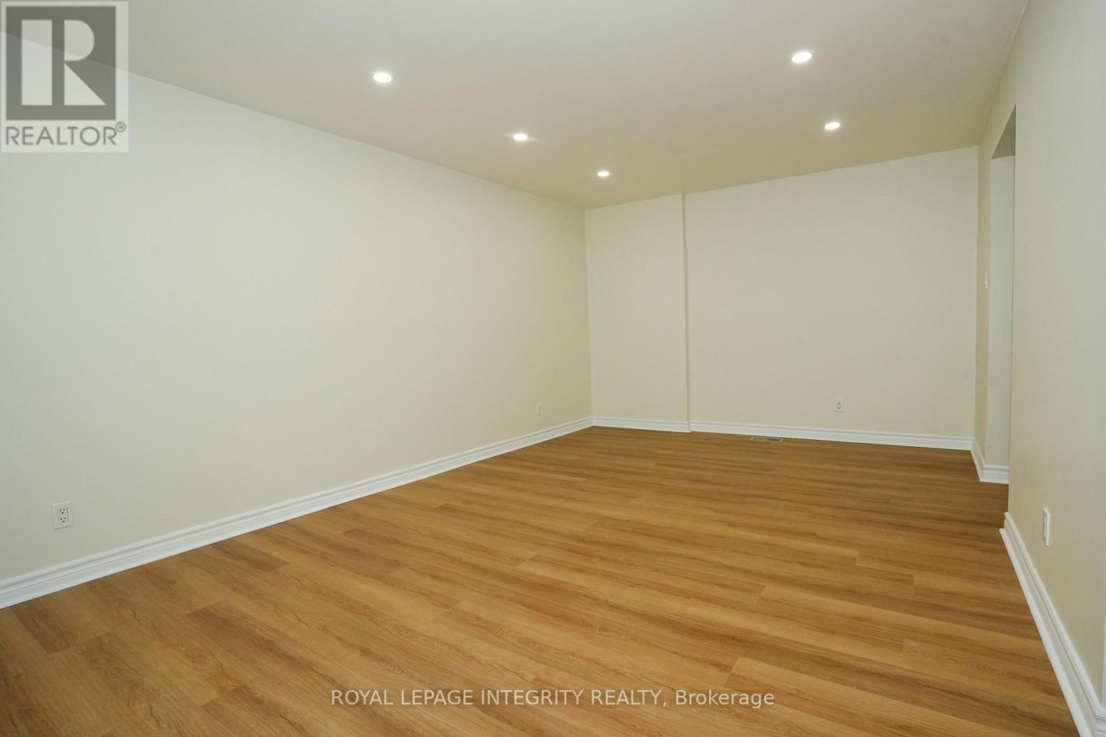 90 - 3270 Southgate Road Property Photo 4