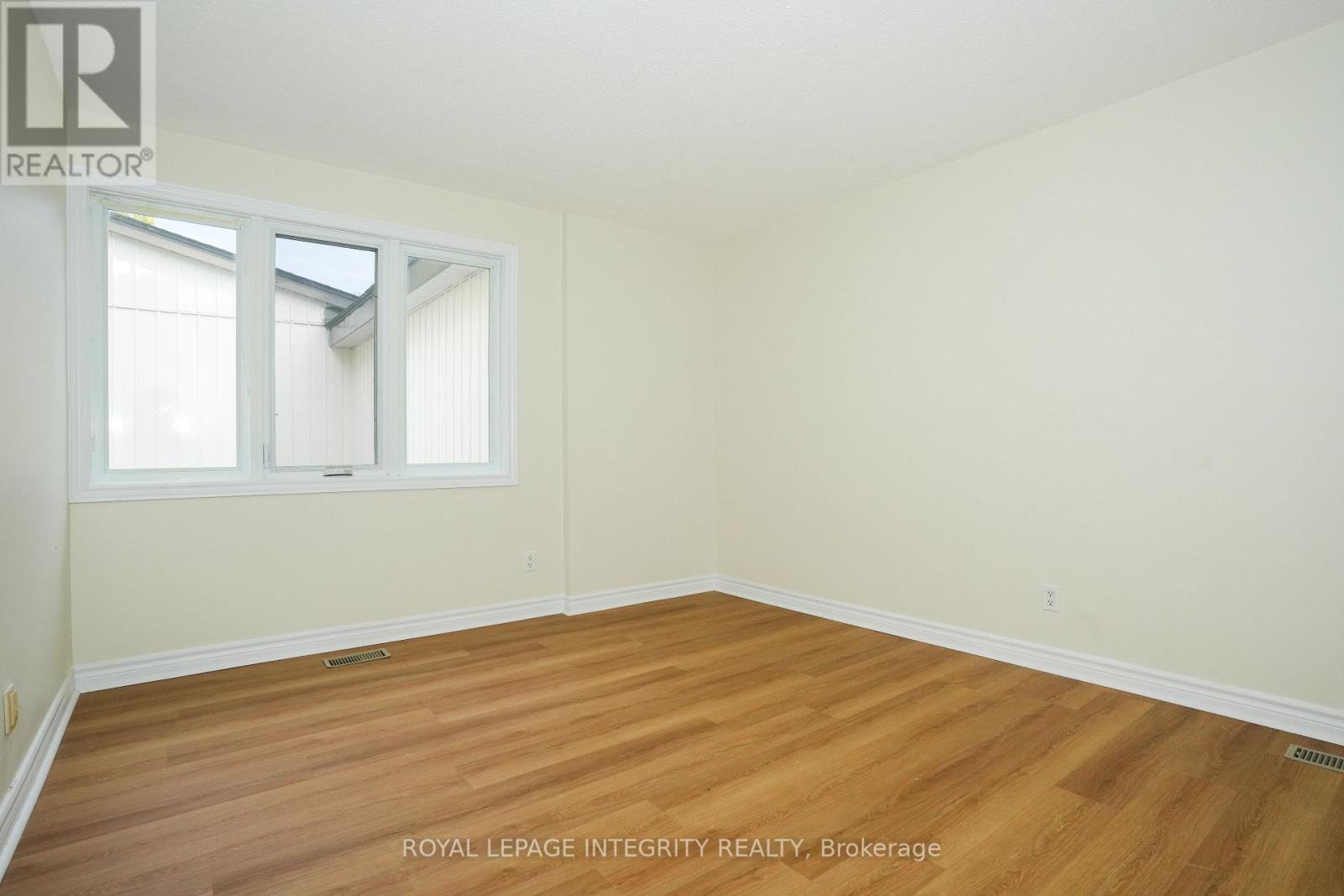 90 - 3270 Southgate Road Property Photo 10