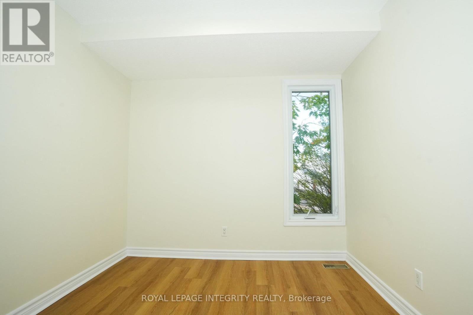 90 - 3270 Southgate Road Property Photo 13