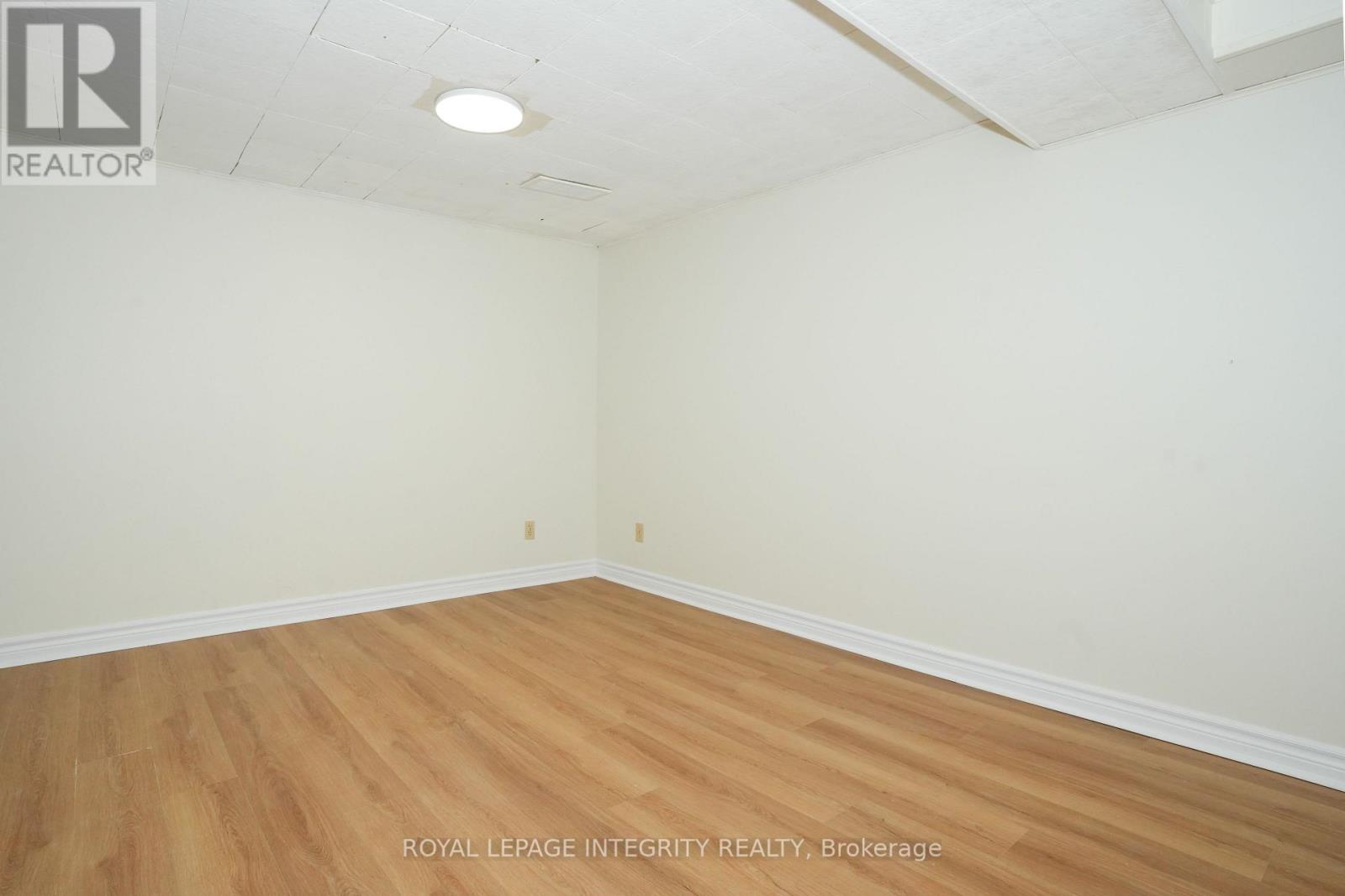 90 - 3270 Southgate Road Property Photo 16
