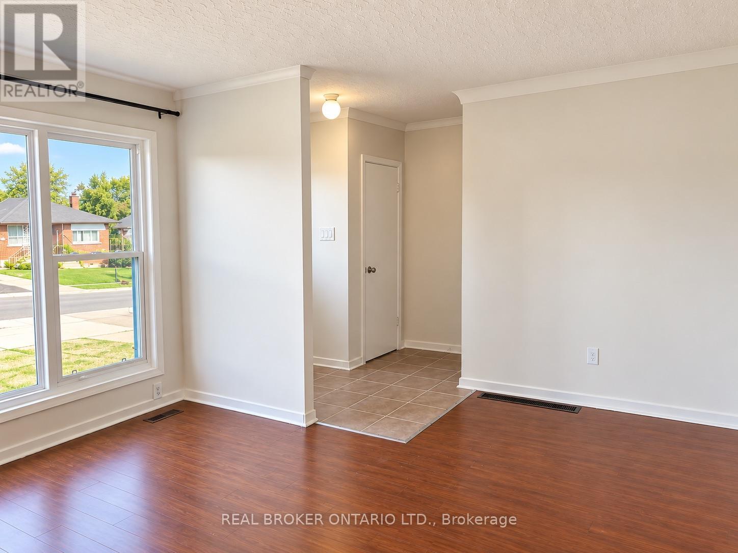 49 Thompson Avenue Property Photo 3