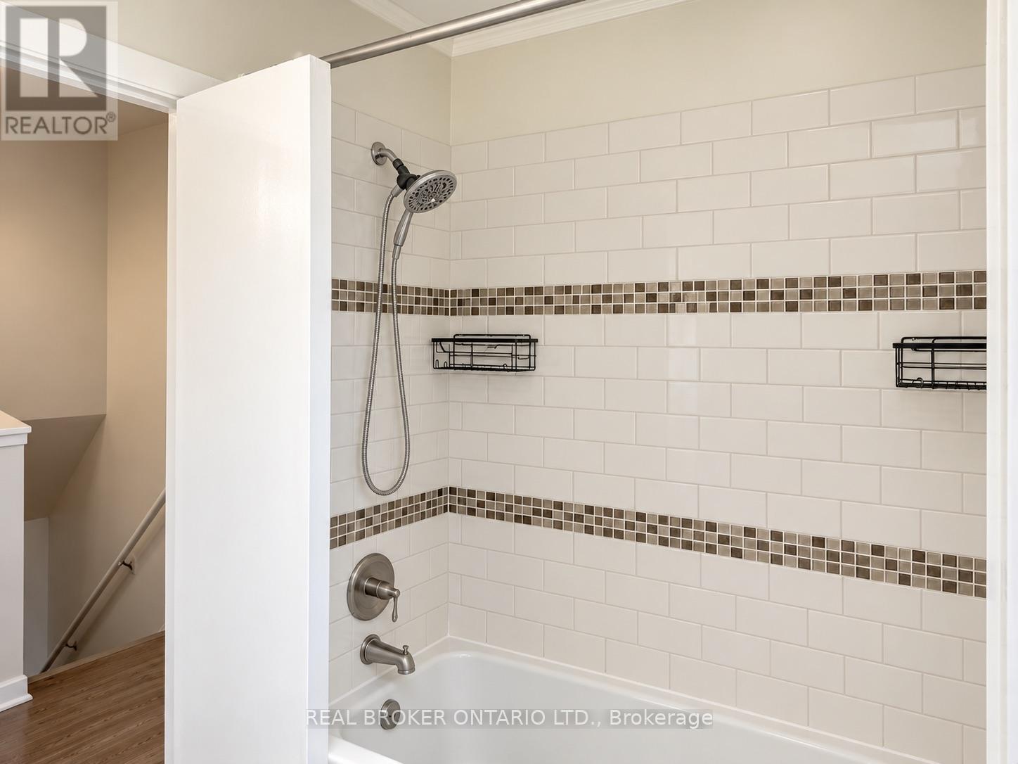 49 Thompson Avenue Property Photo 9