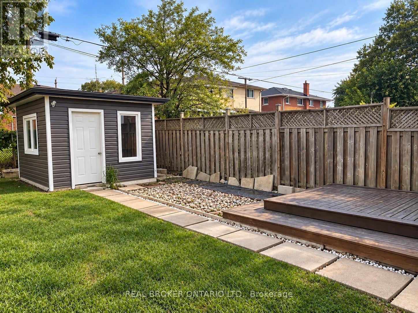 49 Thompson Avenue Property Photo 21