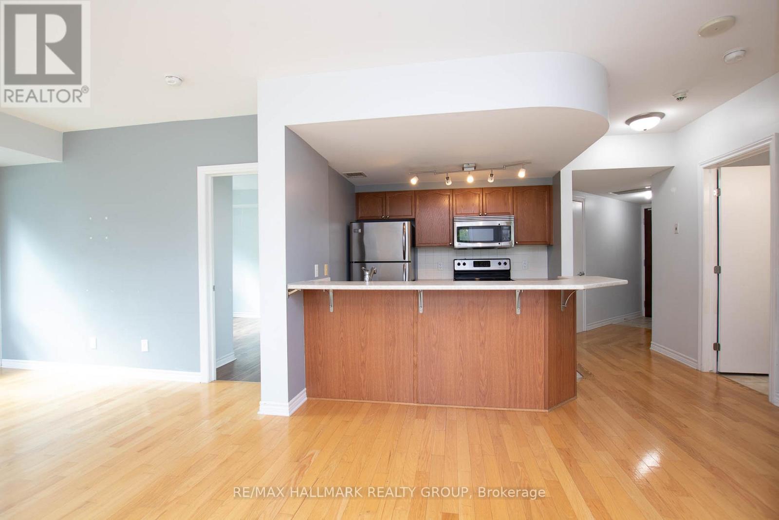 207 - 200 Rideau Street Property Photo 11
