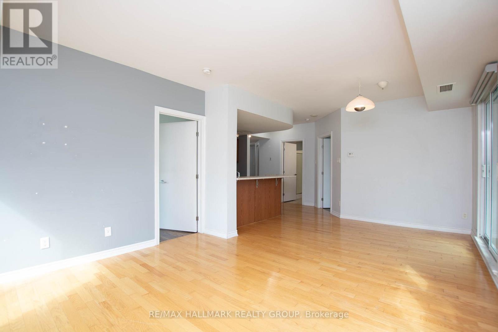 207 - 200 Rideau Street Property Photo 16