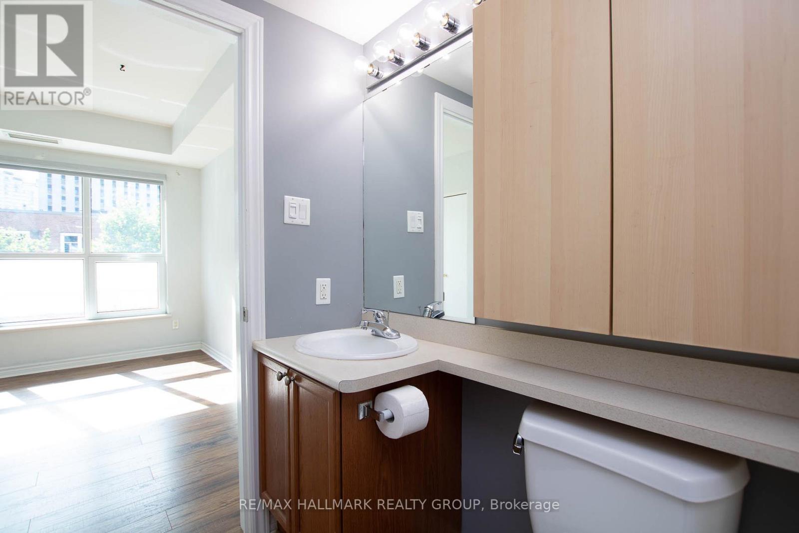 207 - 200 Rideau Street Property Photo 23