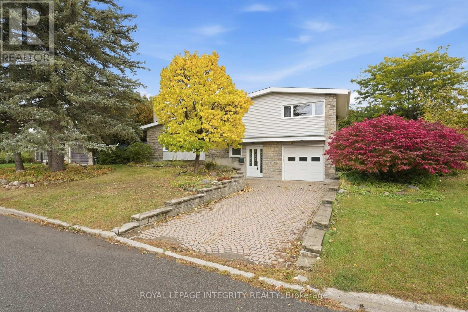 1861 Appleford Street Property Photo 2