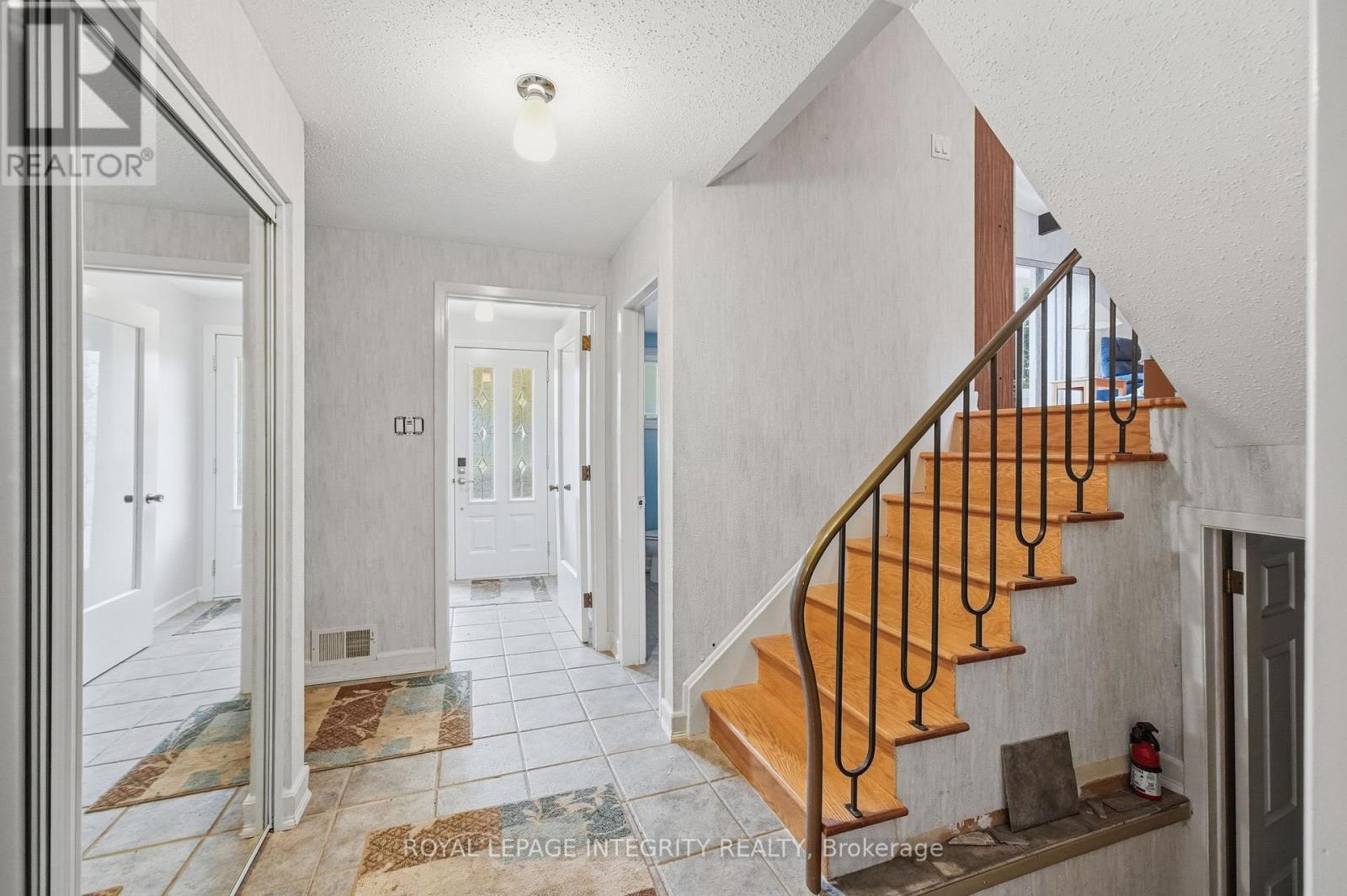 1861 Appleford Street Property Photo 3