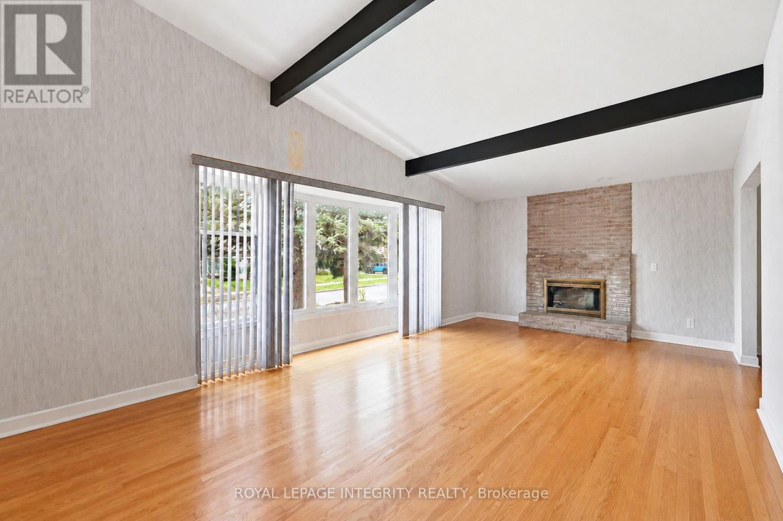 1861 Appleford Street Property Photo 4