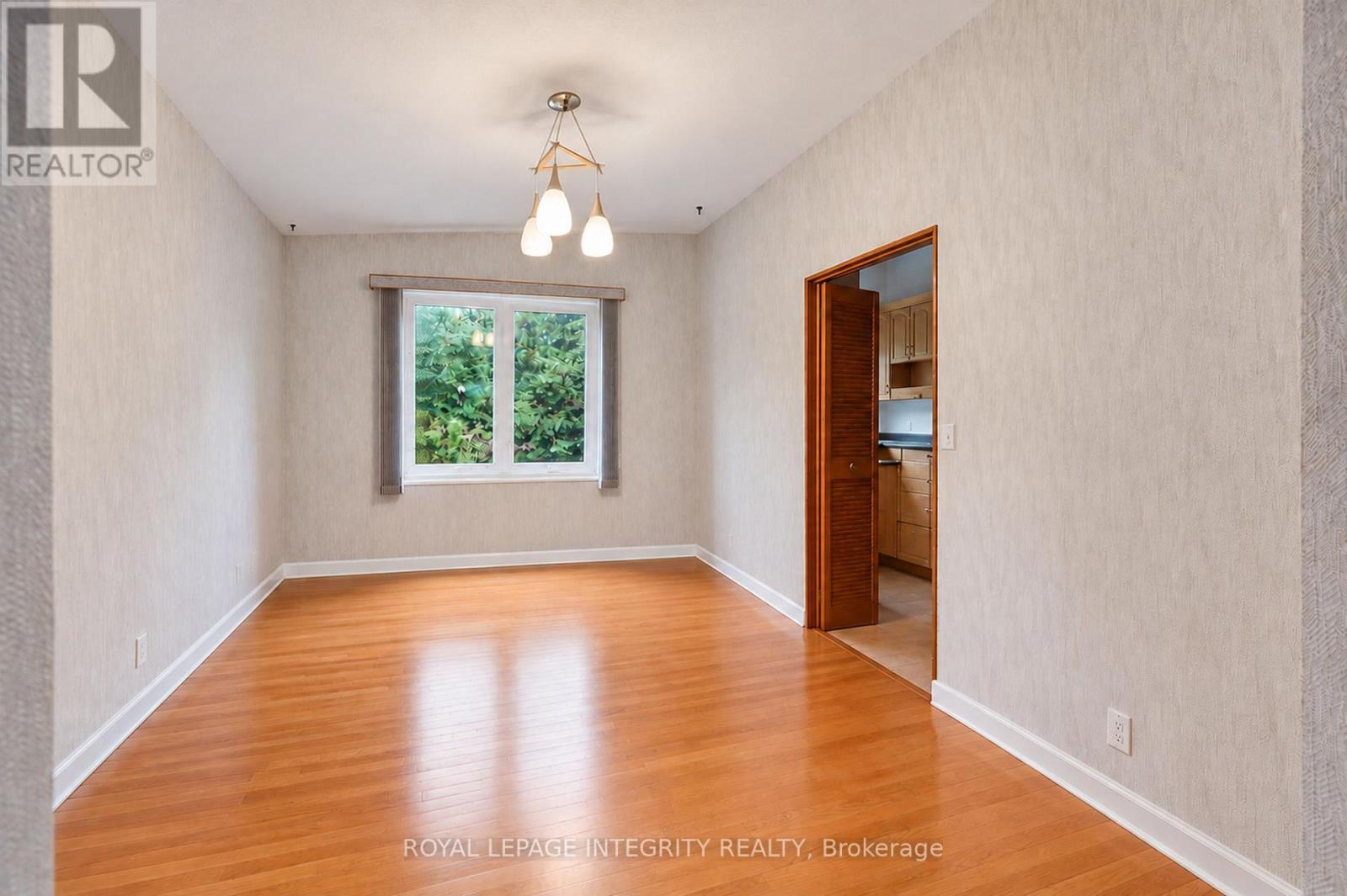 1861 Appleford Street Property Photo 6