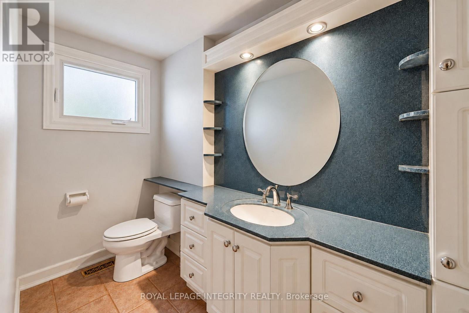 1861 Appleford Street Property Photo 9
