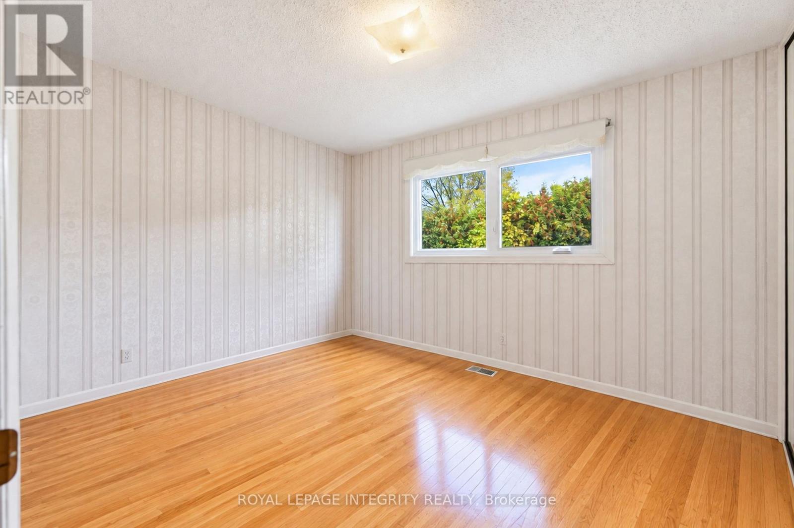 1861 Appleford Street Property Photo 12