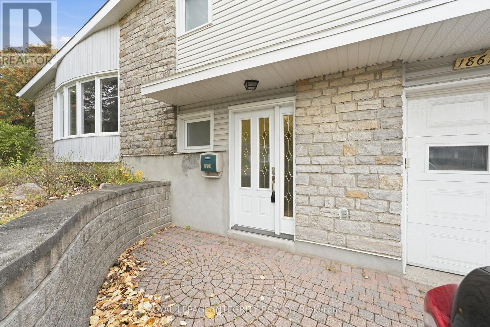 1861 Appleford Street Property Photo 15