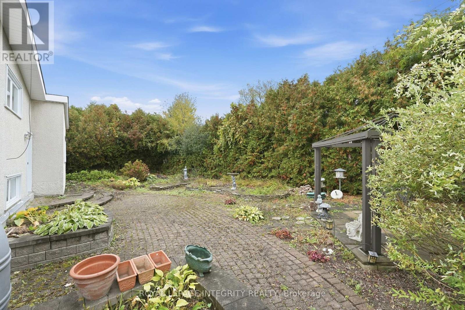1861 Appleford Street Property Photo 16