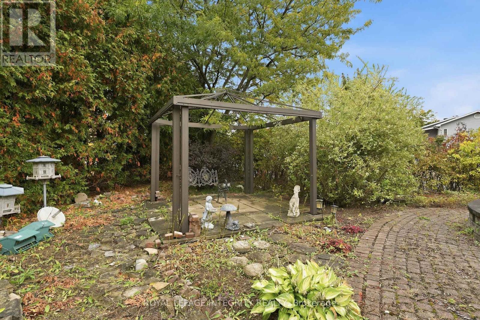 1861 Appleford Street Property Photo 19