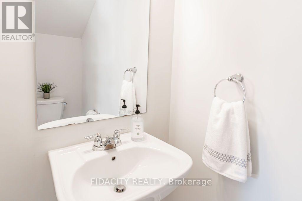 277 Zenith Private Property Photo 10