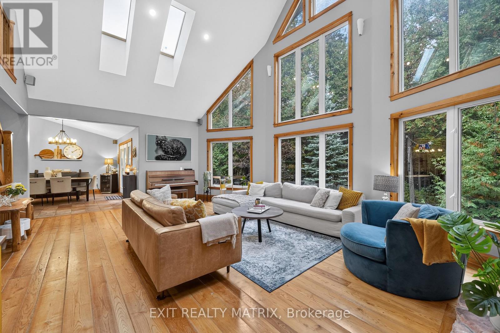 8010 Iveson Drive Property Photo 12