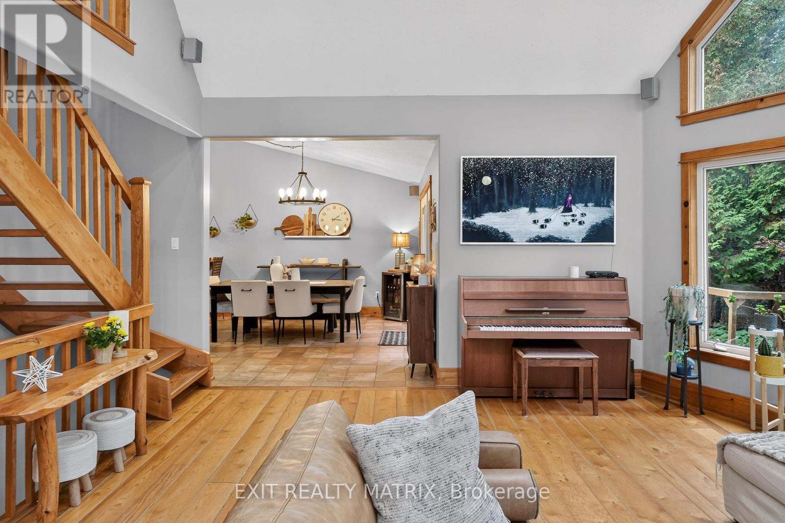 8010 Iveson Drive Property Photo 14