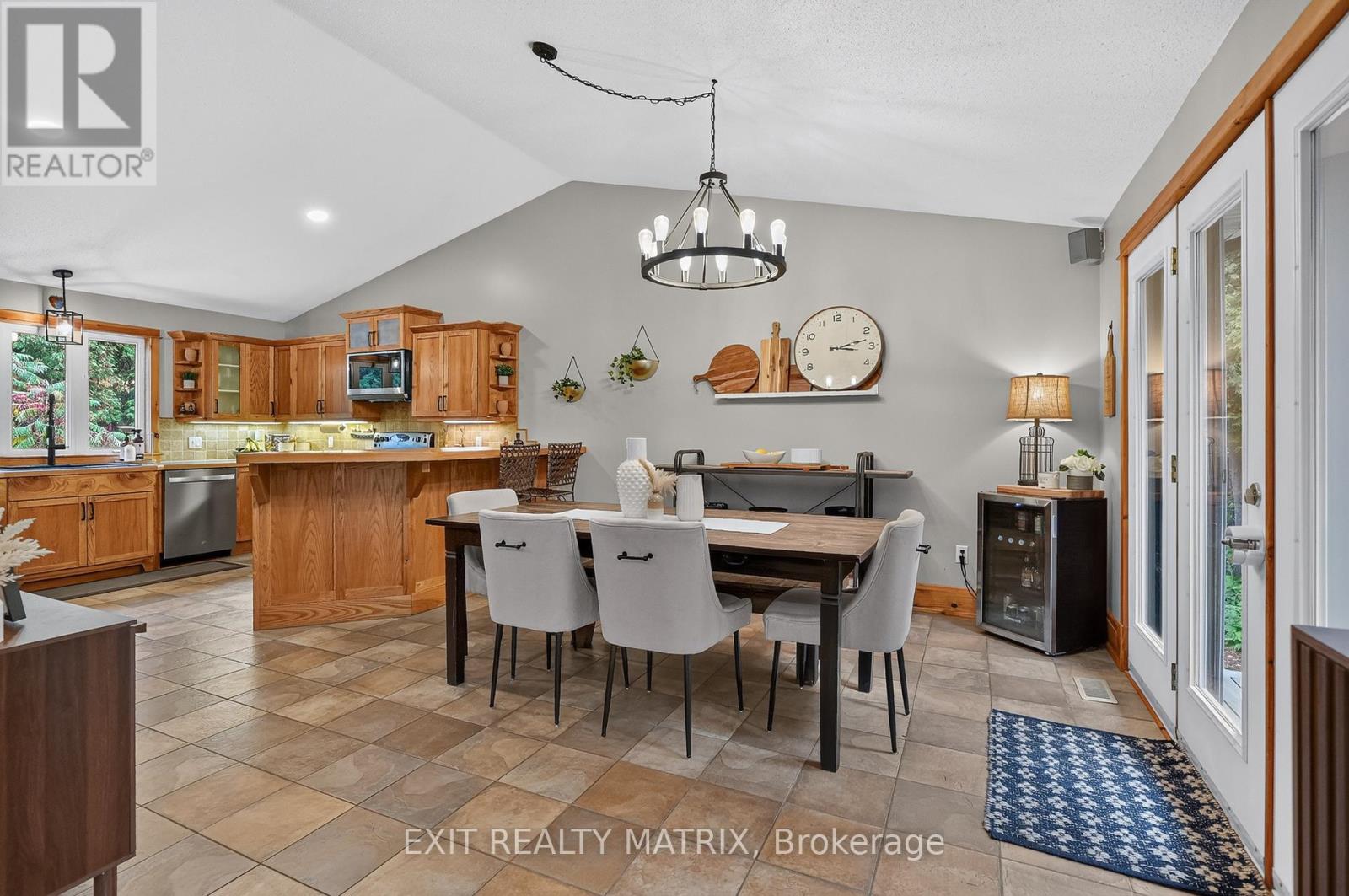8010 Iveson Drive Property Photo 16