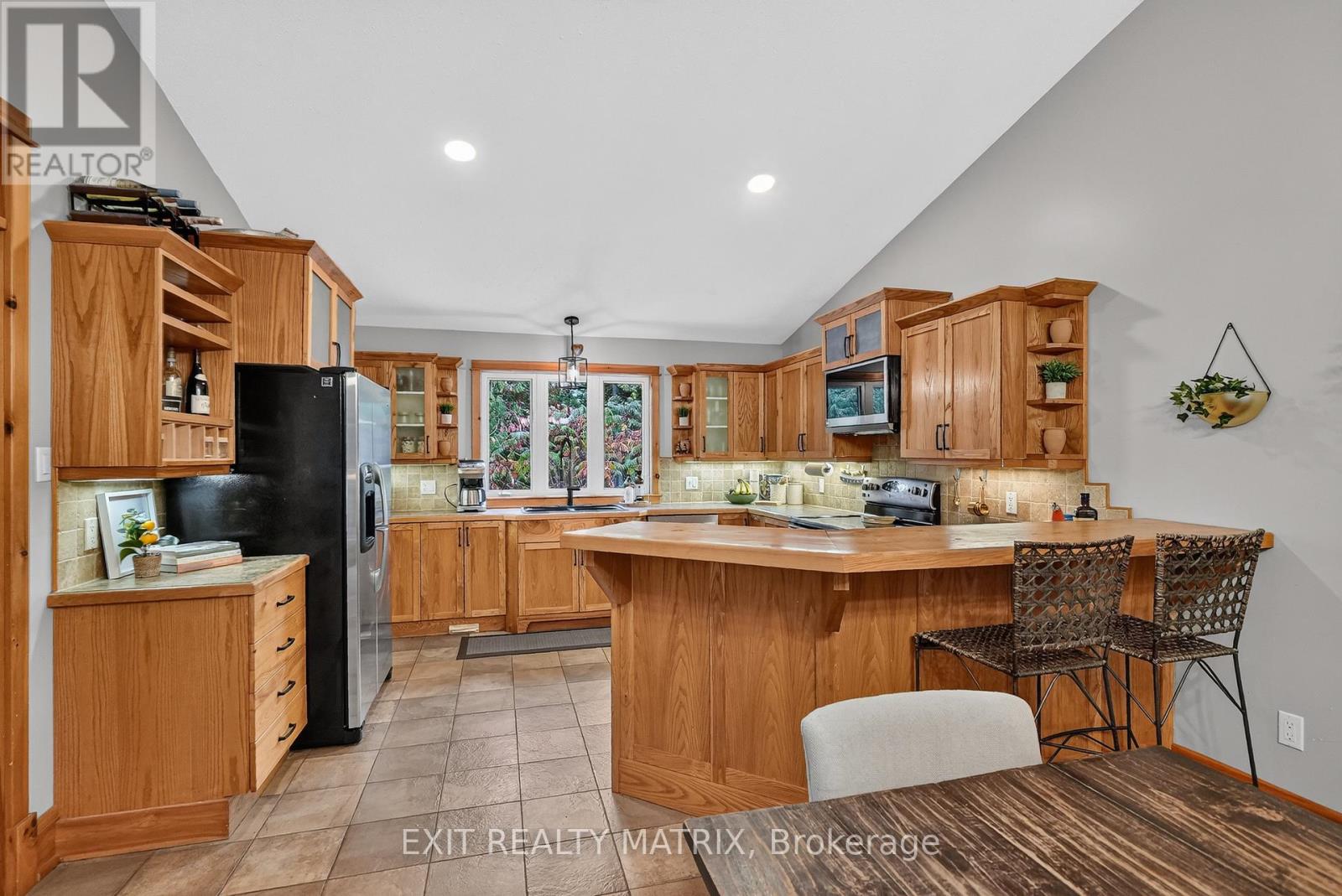 8010 Iveson Drive Property Photo 17