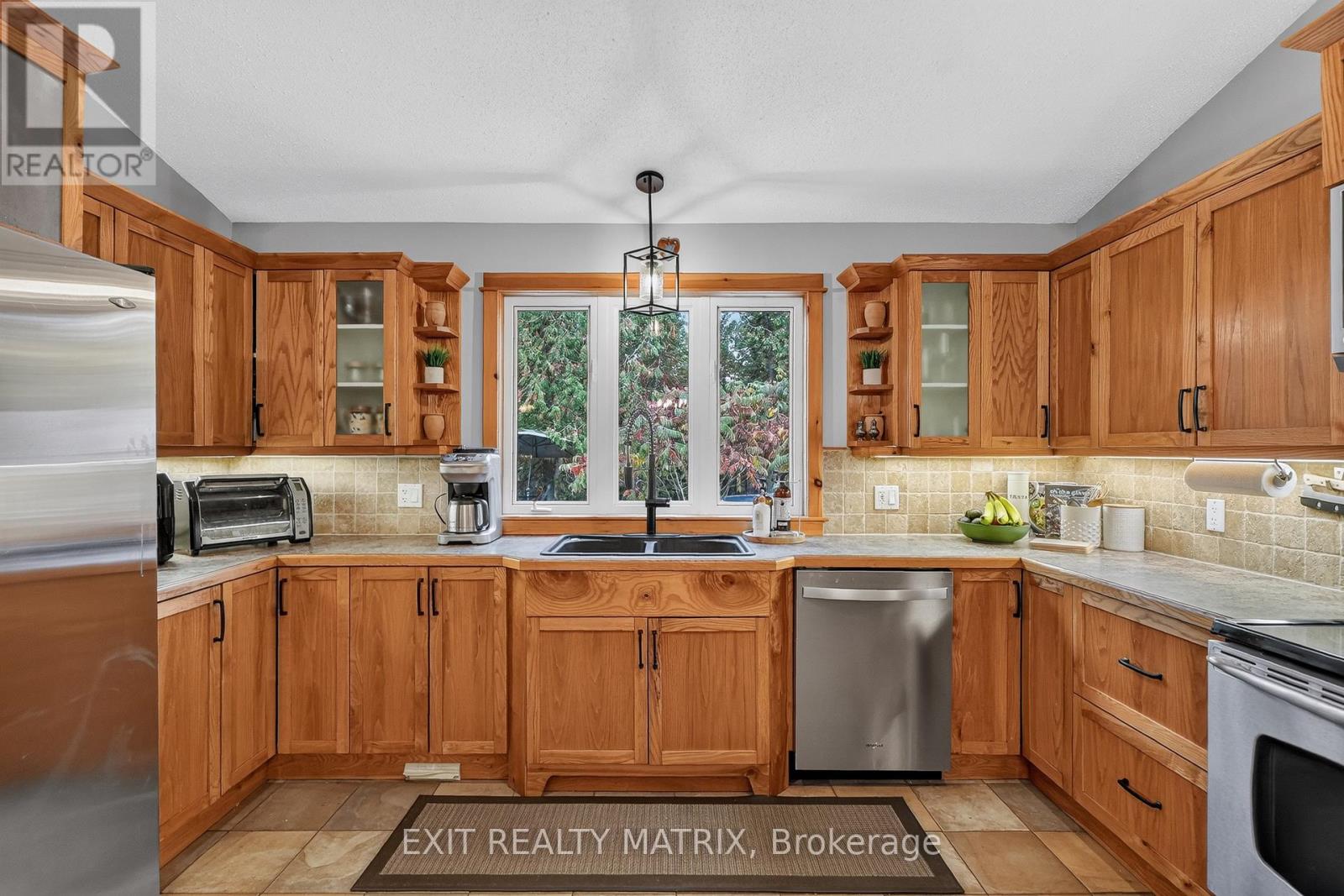 8010 Iveson Drive Property Photo 18