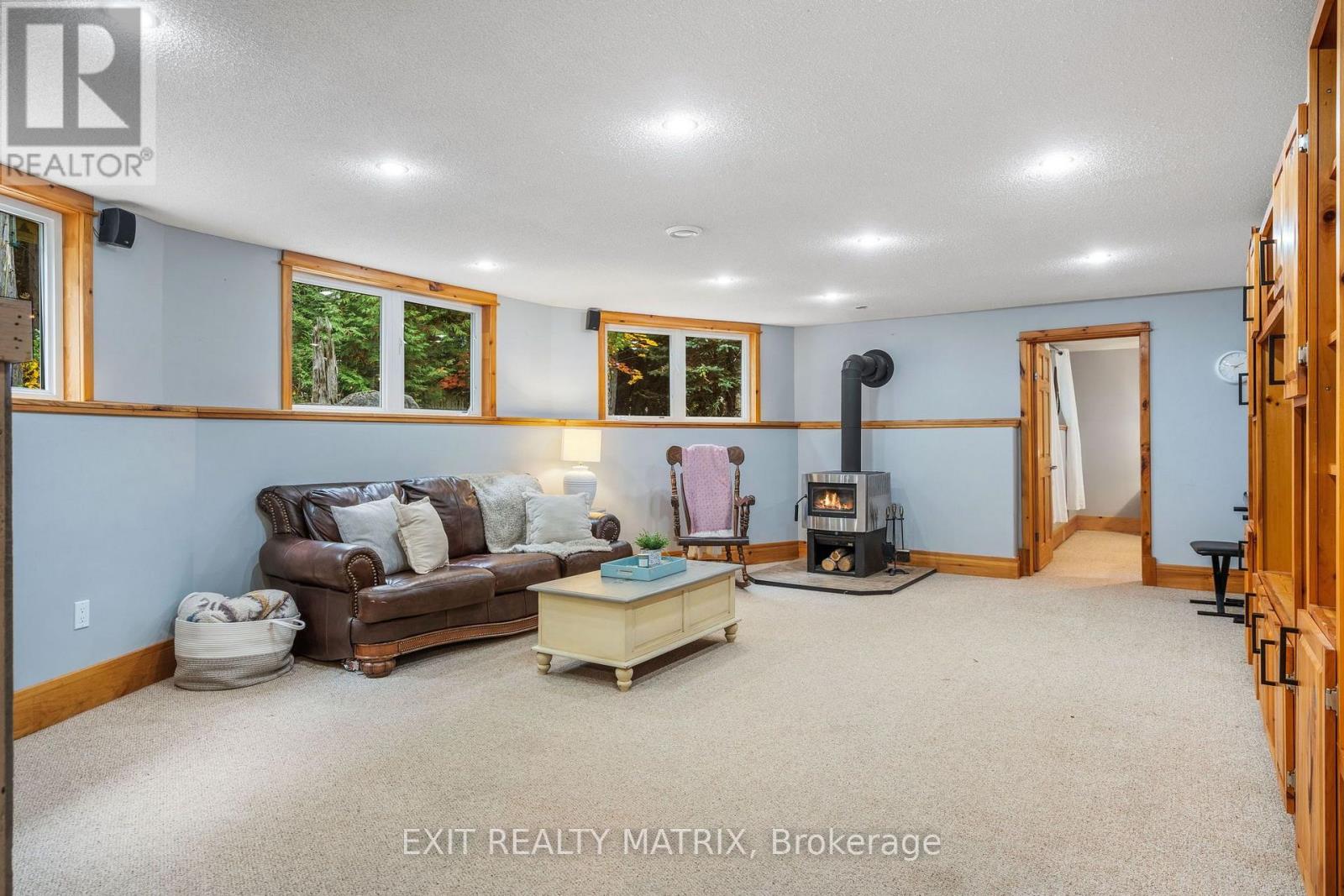 8010 Iveson Drive Property Photo 35