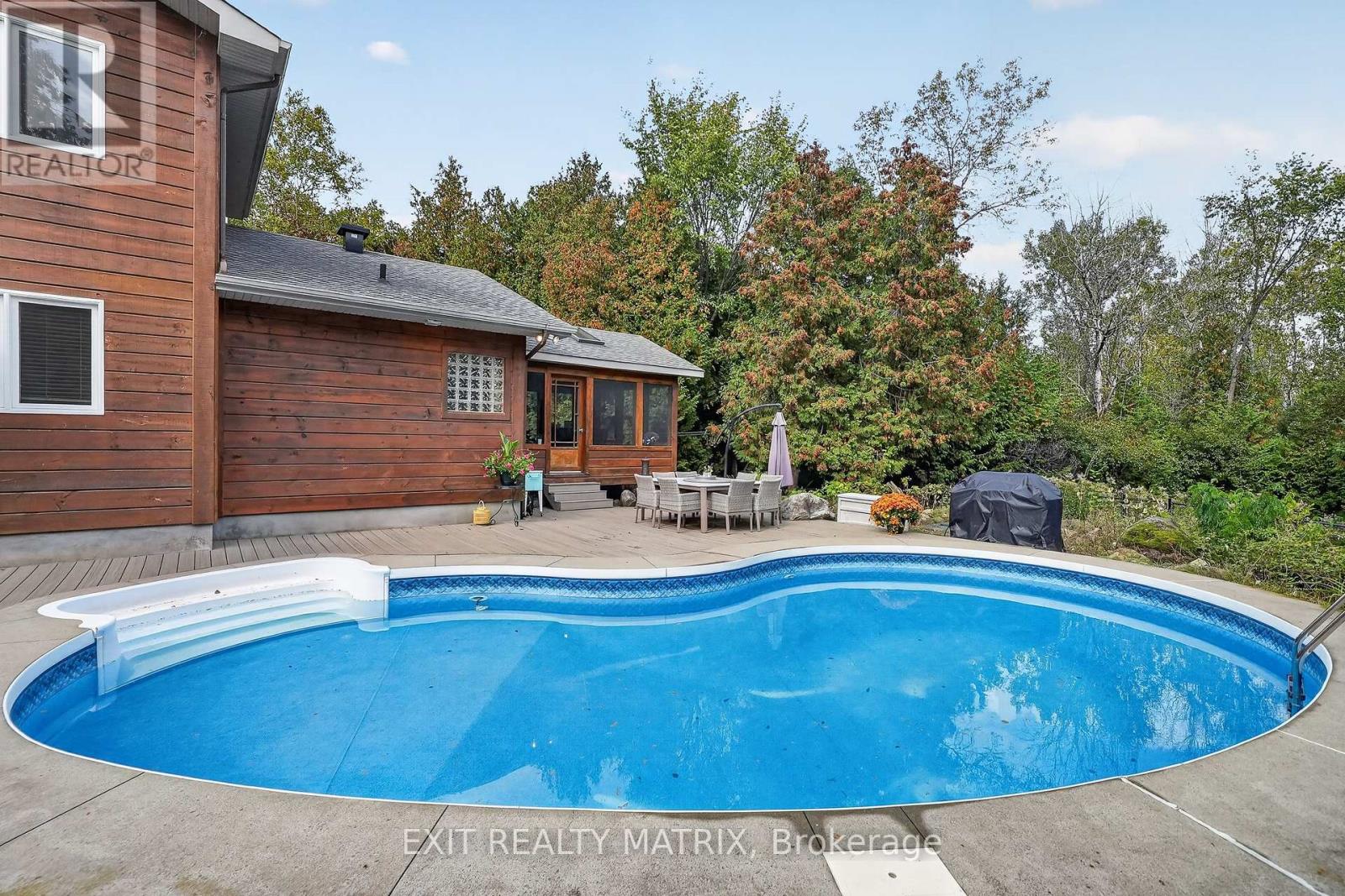 8010 Iveson Drive Property Photo 42