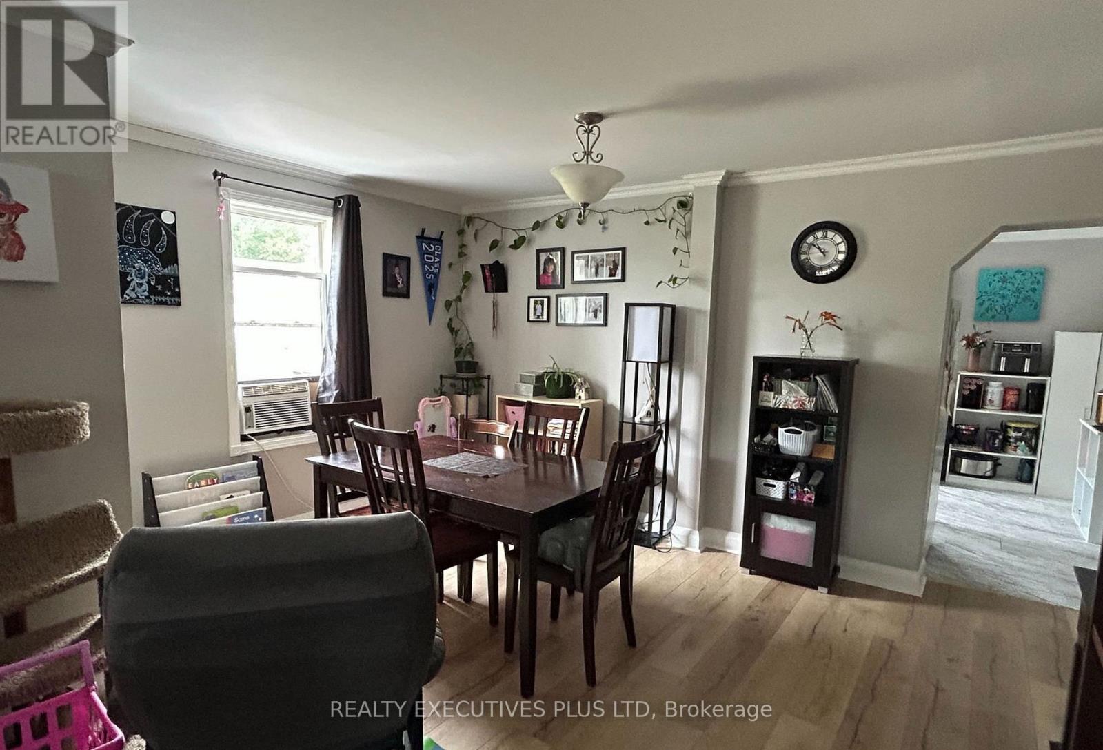 840-842 Worthington Street E Property Photo 3