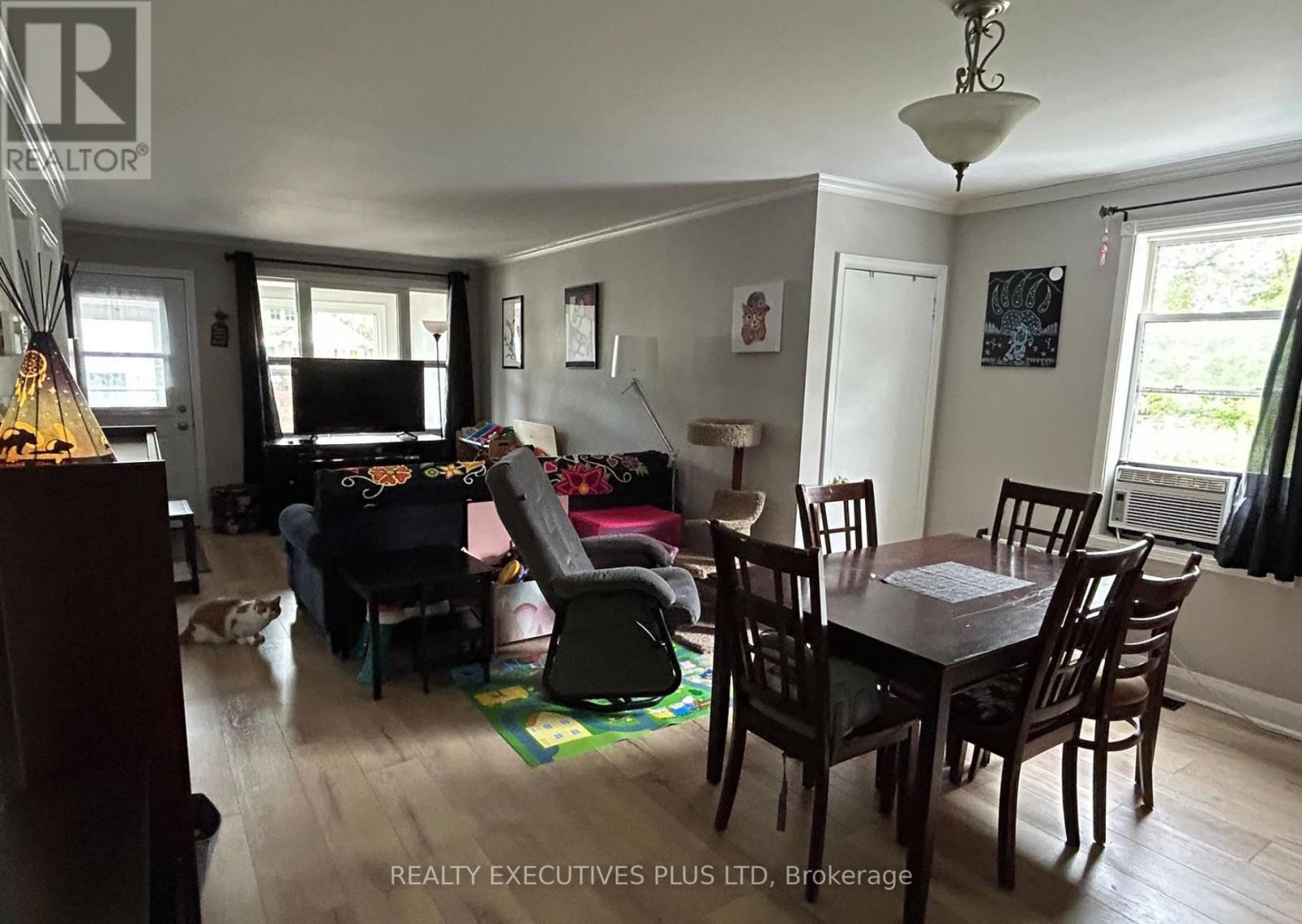 840-842 Worthington Street E Property Photo 4