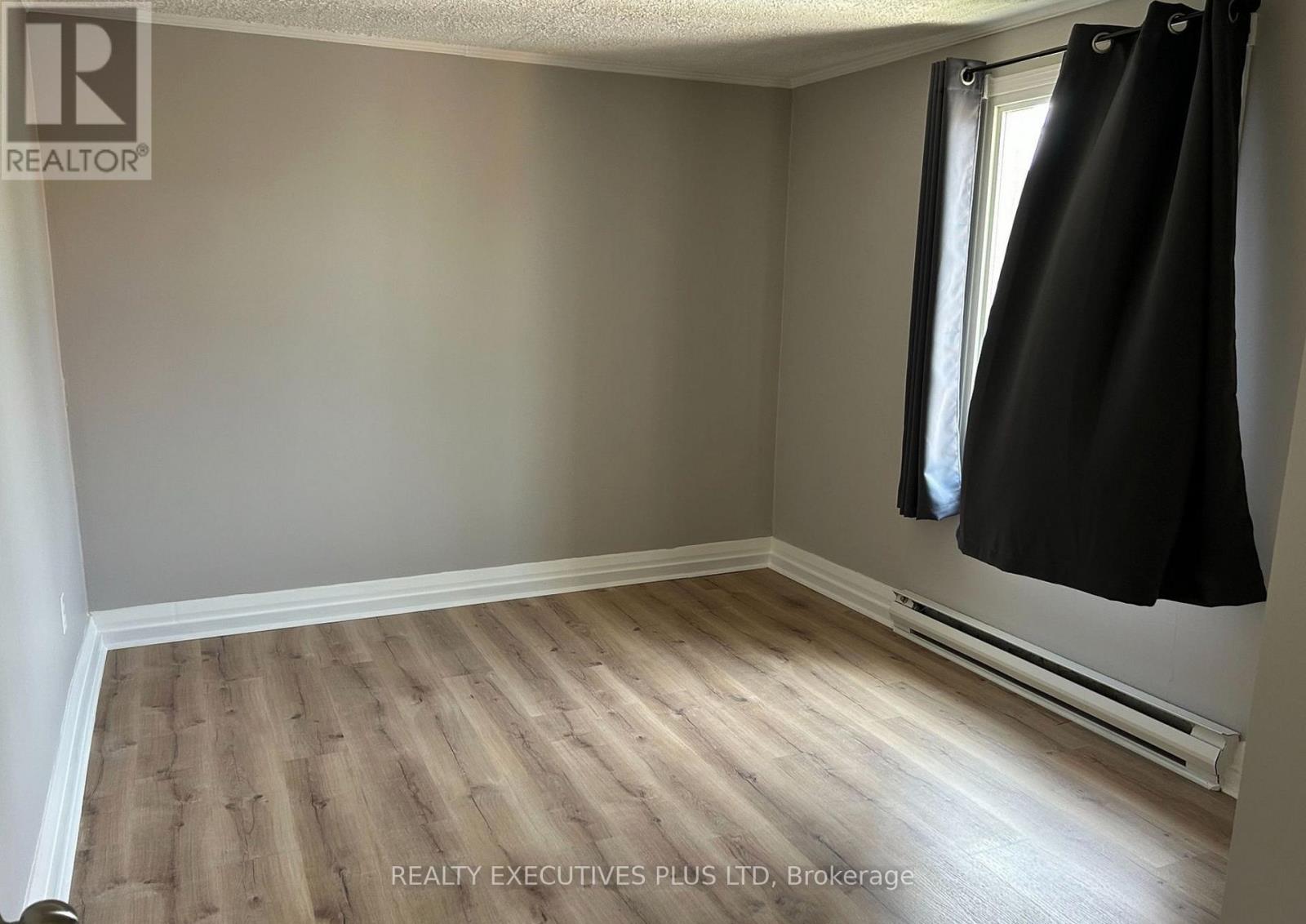 840-842 Worthington Street E Property Photo 7