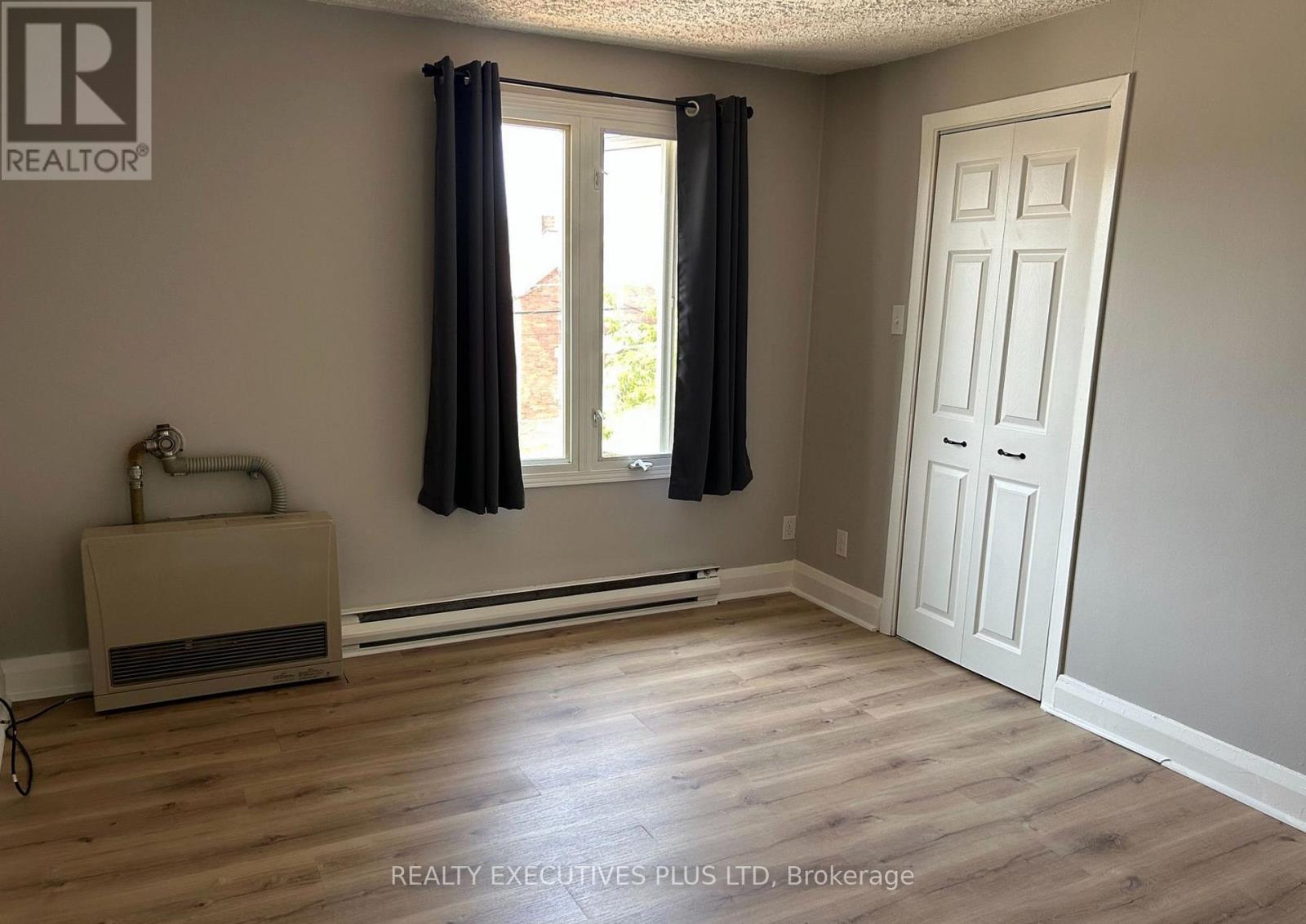 840-842 Worthington Street E Property Photo 8