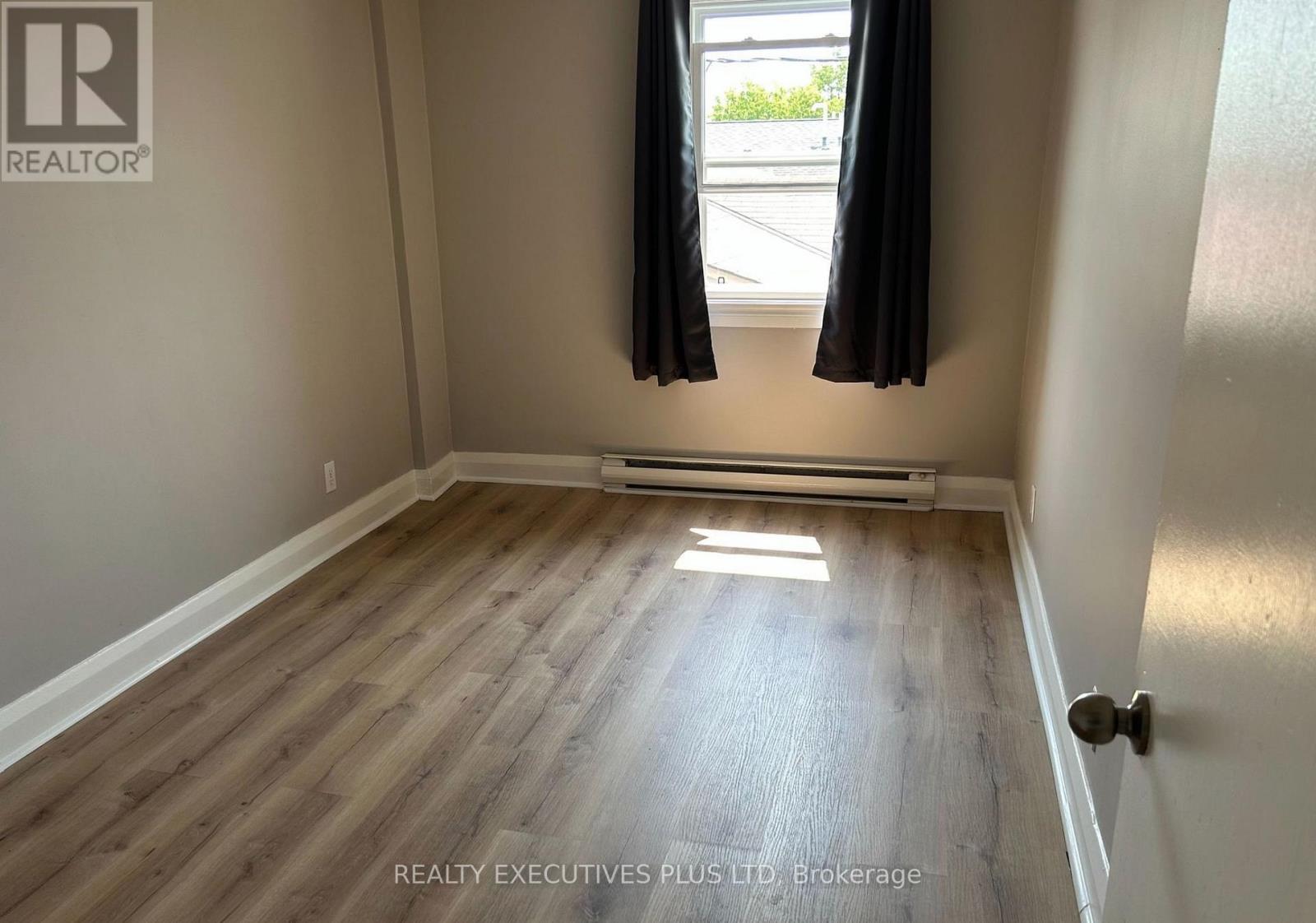 840-842 Worthington Street E Property Photo 11
