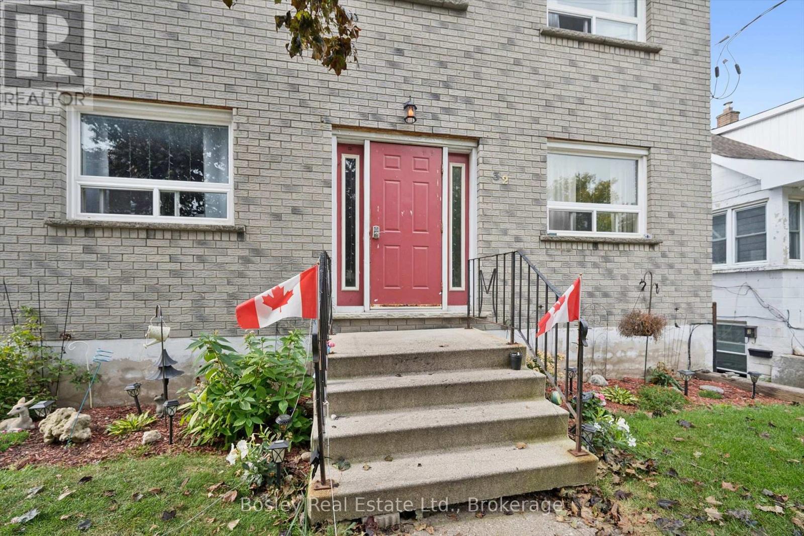 32 Jaffray Street Property Photo 3