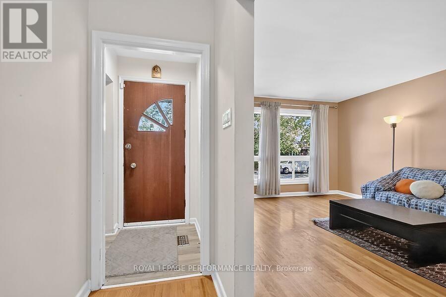 964 Connaught Avenue Property Photo 3
