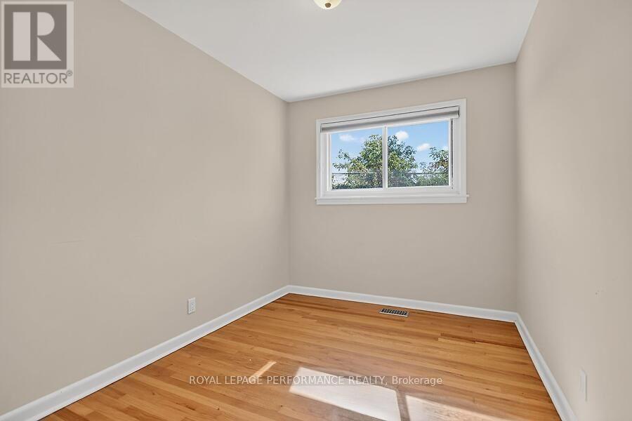 964 Connaught Avenue Property Photo 13