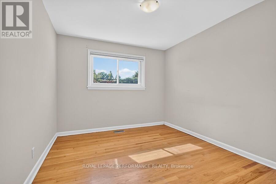 964 Connaught Avenue Property Photo 15