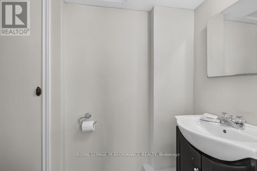 964 Connaught Avenue Property Photo 24