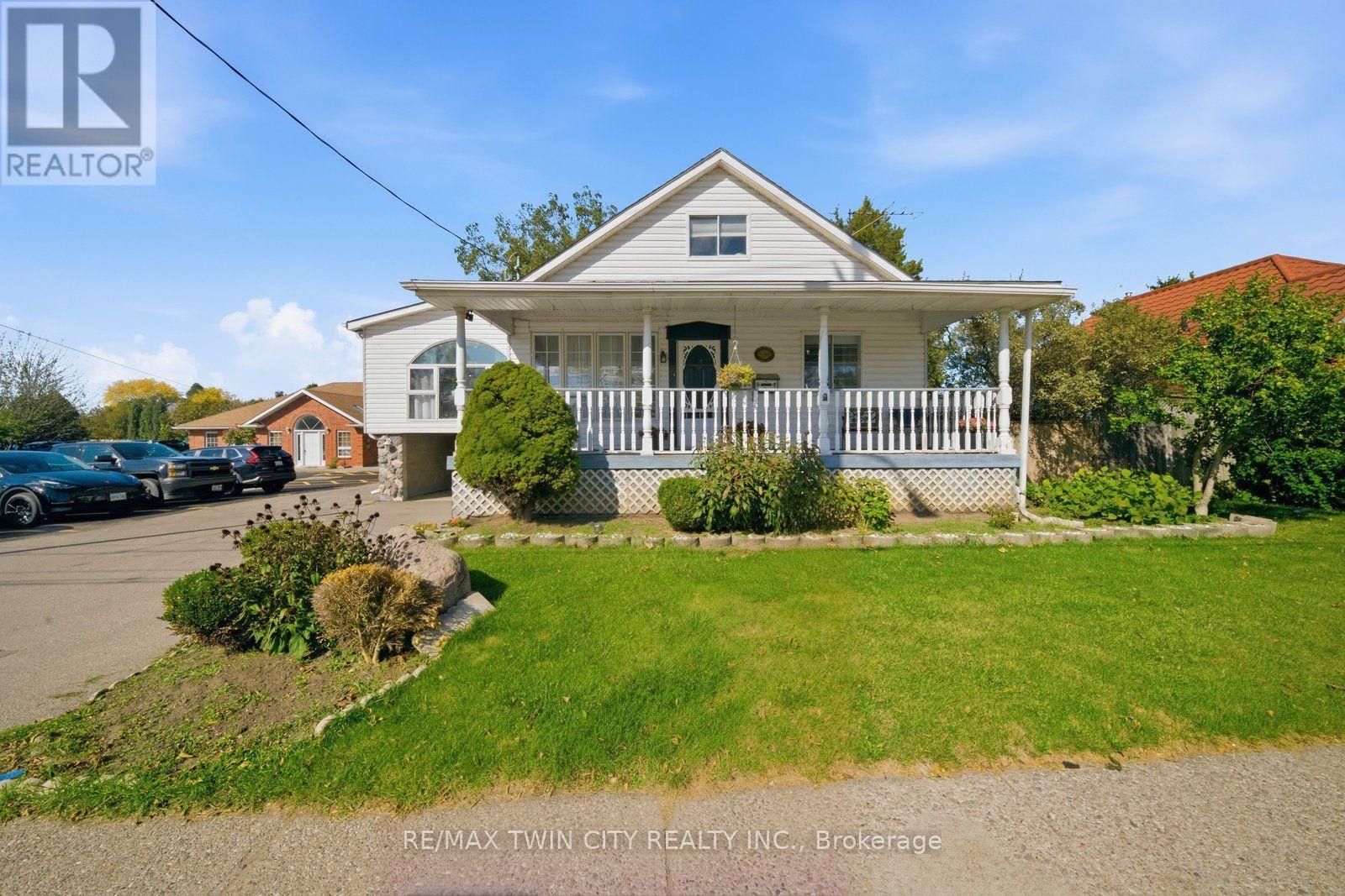 986 COLBORNE STREET Property Photo 1