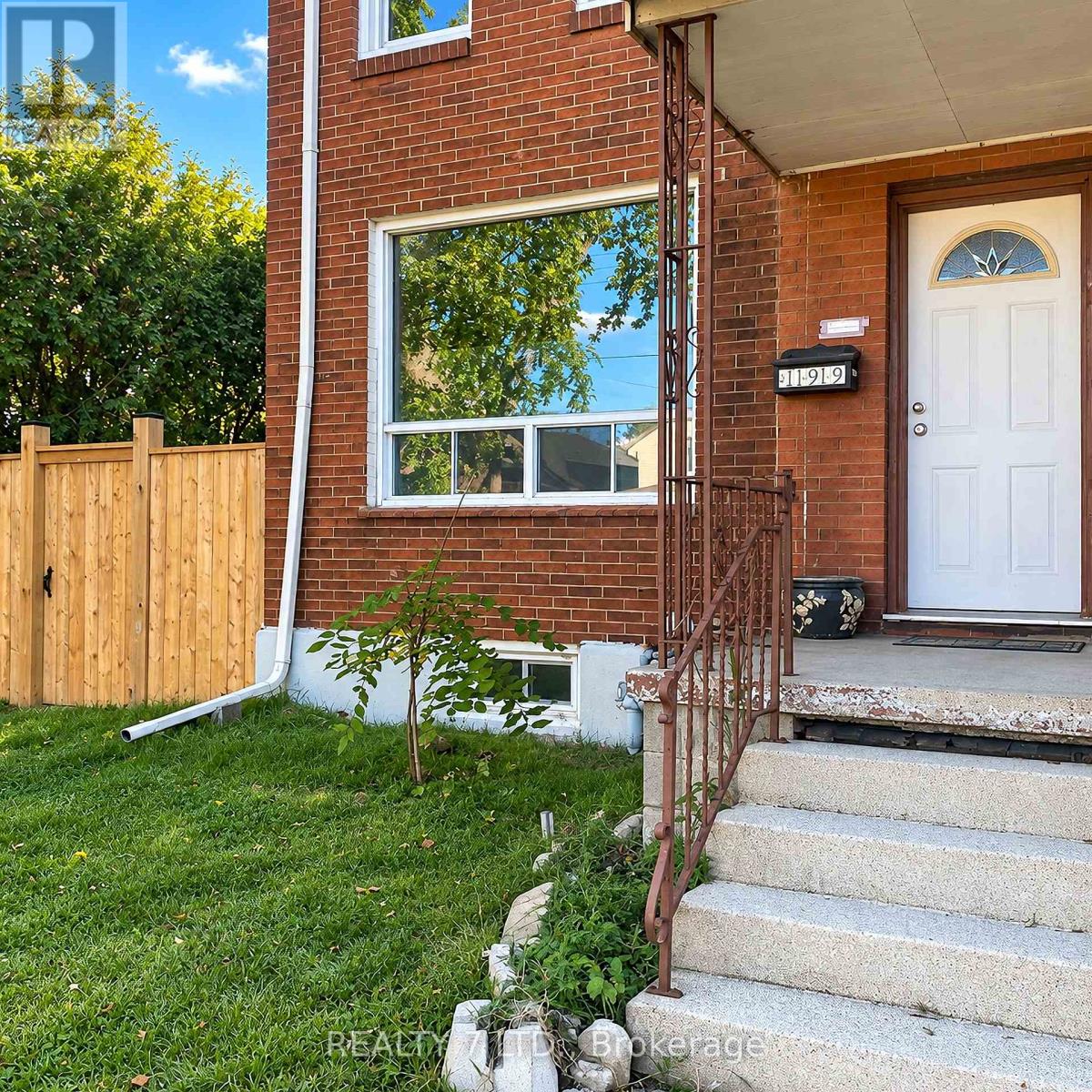 199 Lincoln Street Property Photo 2