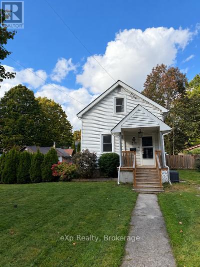 590 7th Street E Property Photo 1