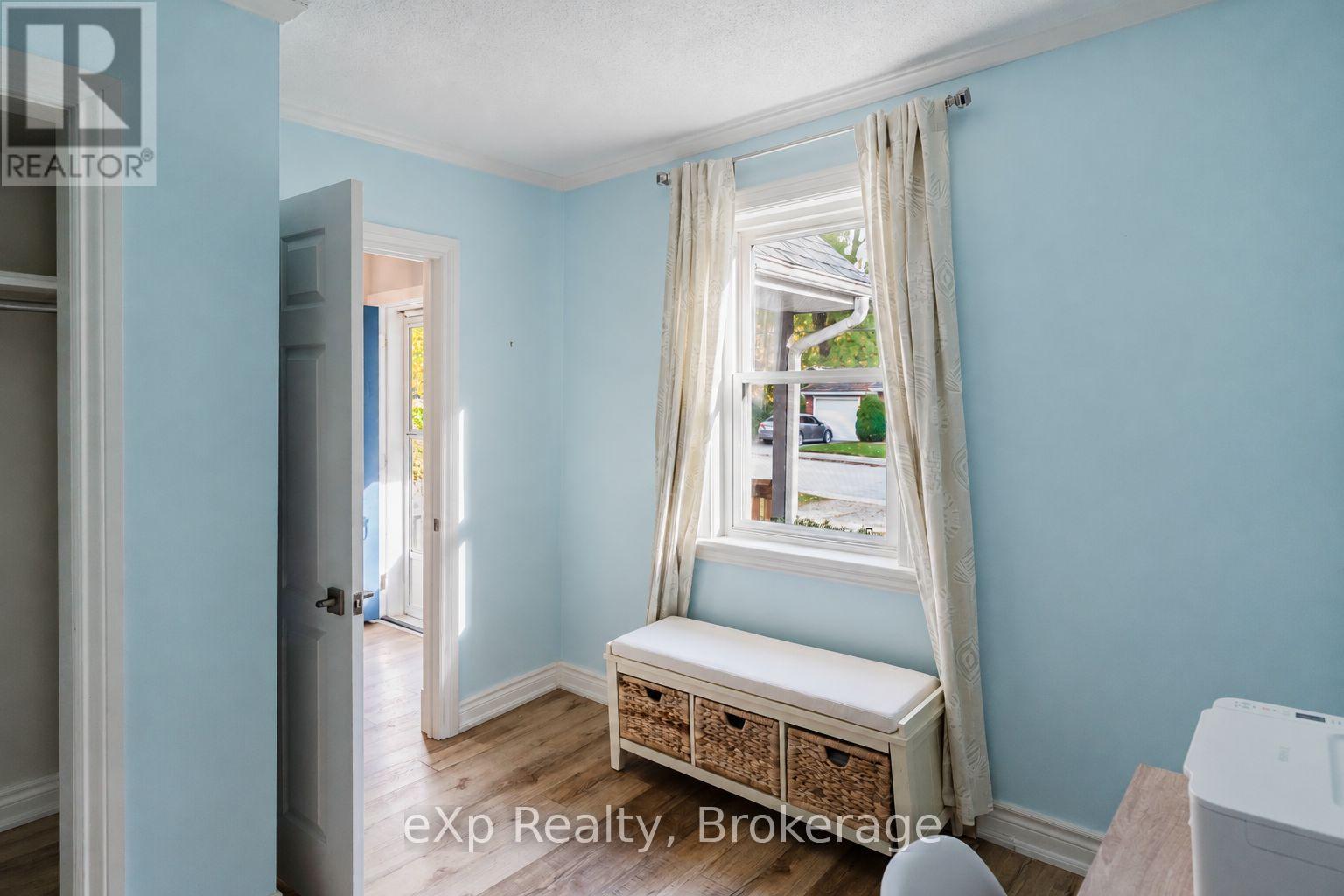 590 7th Street E Property Photo 5