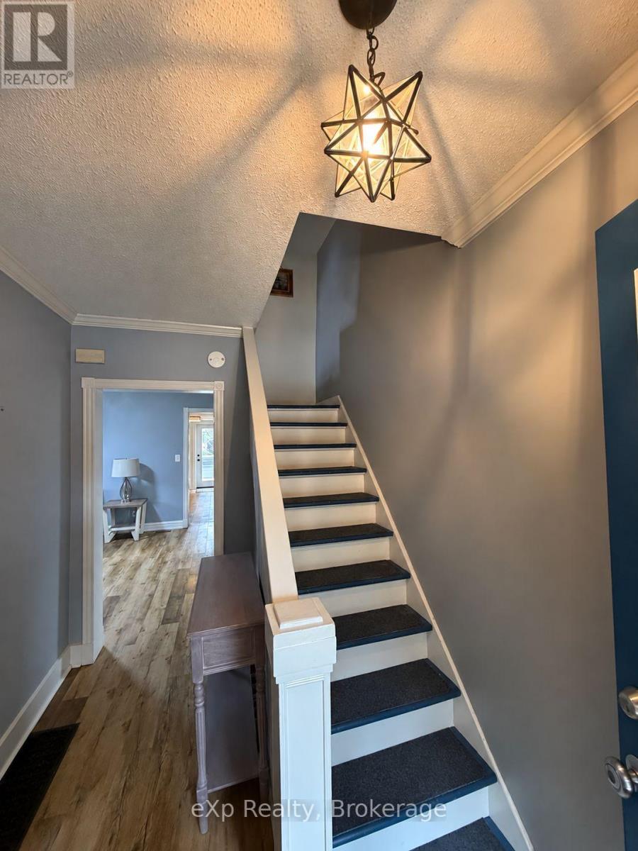 590 7th Street E Property Photo 11