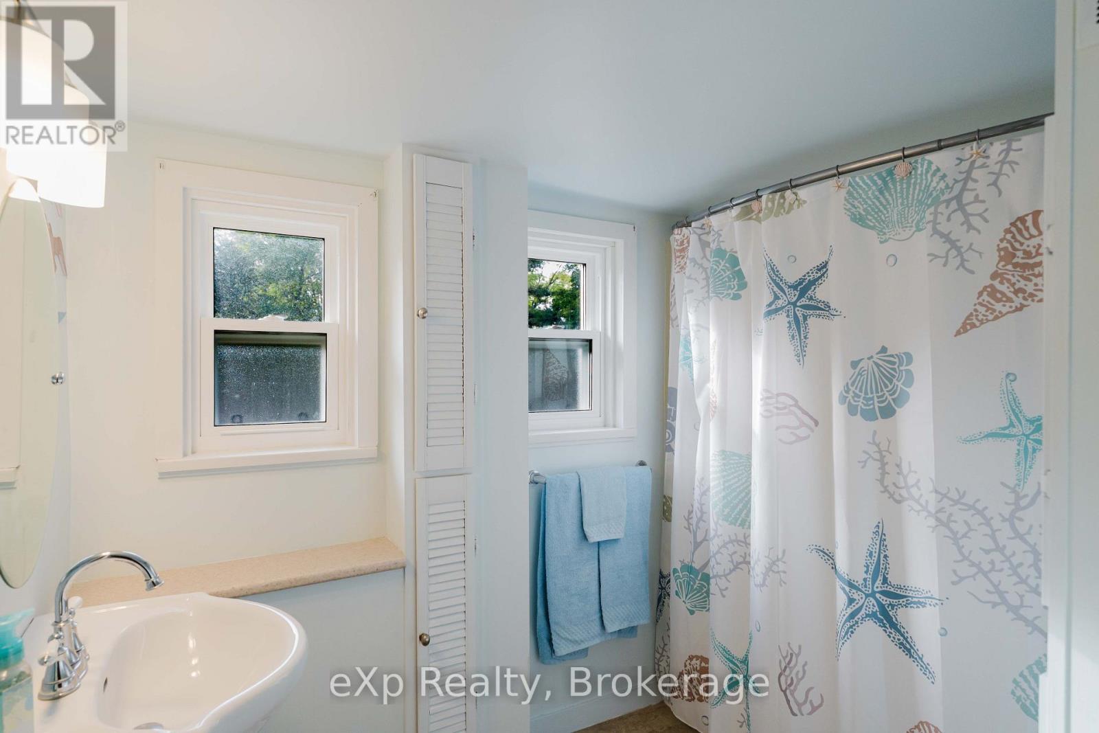 590 7th Street E Property Photo 17