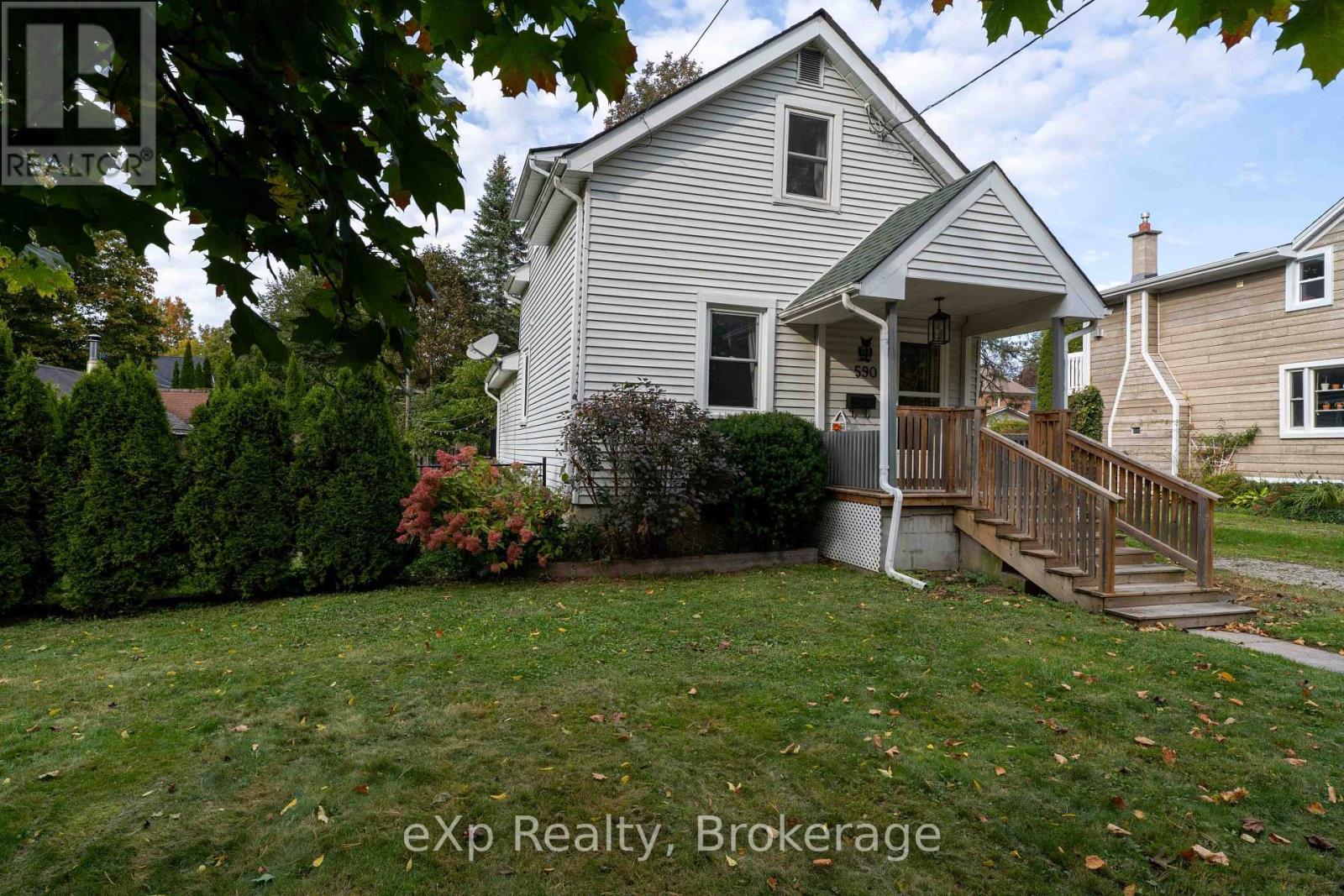 590 7th Street E Property Photo 24